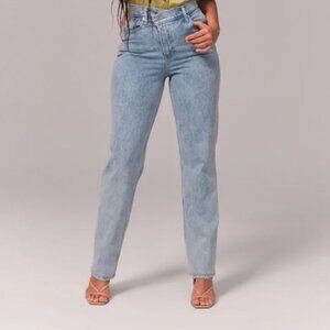 29P Abercrombie & Fitch Curve Love High Rise Dad Jean